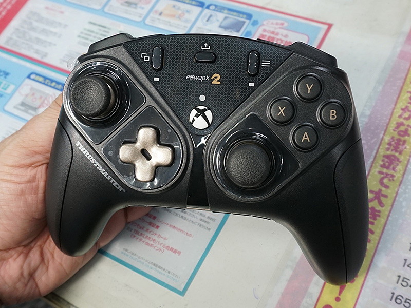 Thrustmasterの高級ゲームパッド「ESWAP X2 PRO CONTROLLER」が