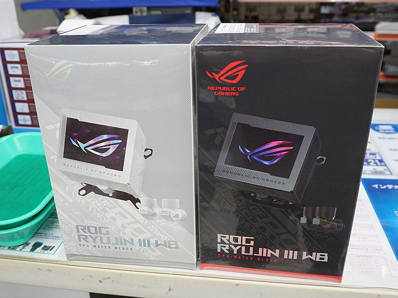 ROG RYUJIN III WB White Edition 本格水冷ブロック 3.5インチ液晶搭載の本格水冷ブロック「ROG RYUJIN III WB」が