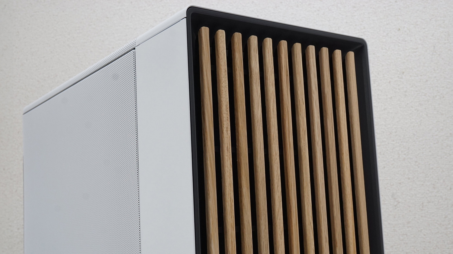 真夏に作る“見た目涼やか”なゲーミングPC。実は冷却重視＆パワフルな