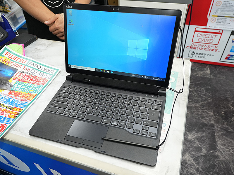 13.3インチ2in1「ARROWS Tab Q738/SB」が16,800円！中古品が700