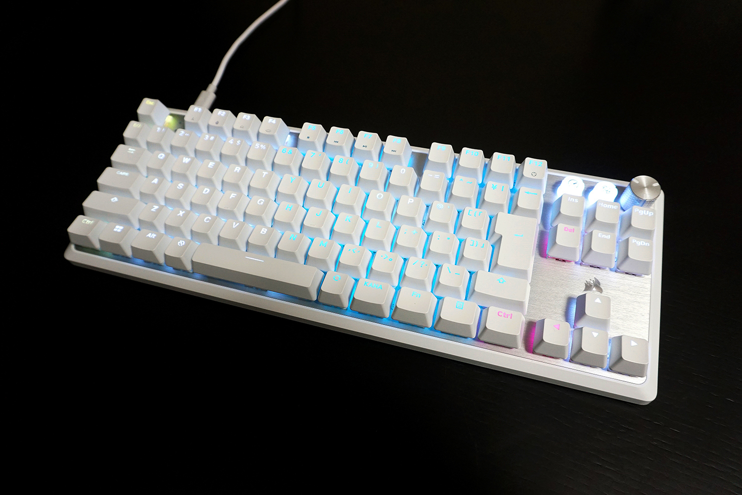 ラピトリ/SOCD対応のゲーミングキーボードでより高速な操作が