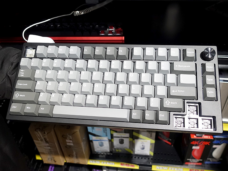 ラピトリ対応のアルミ筐体75%キーボード「VARO VM75HE」が発売