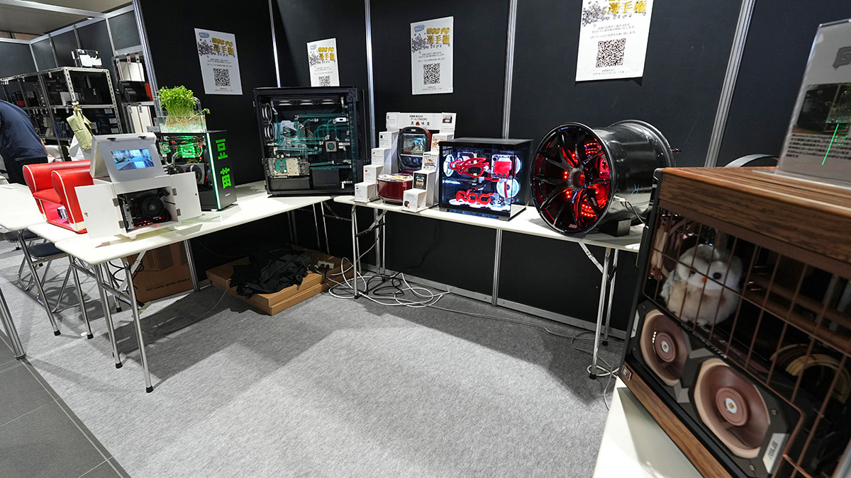炊飯器やホイールなどのネタPCから、エレガントなウィスキーモチーフの