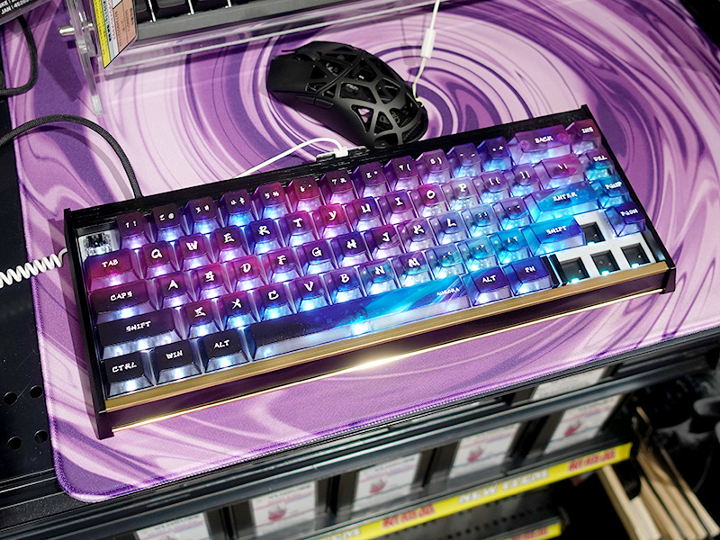 幻想的なオーロラをイメージした65%ラピトリキーボード「AURORA65