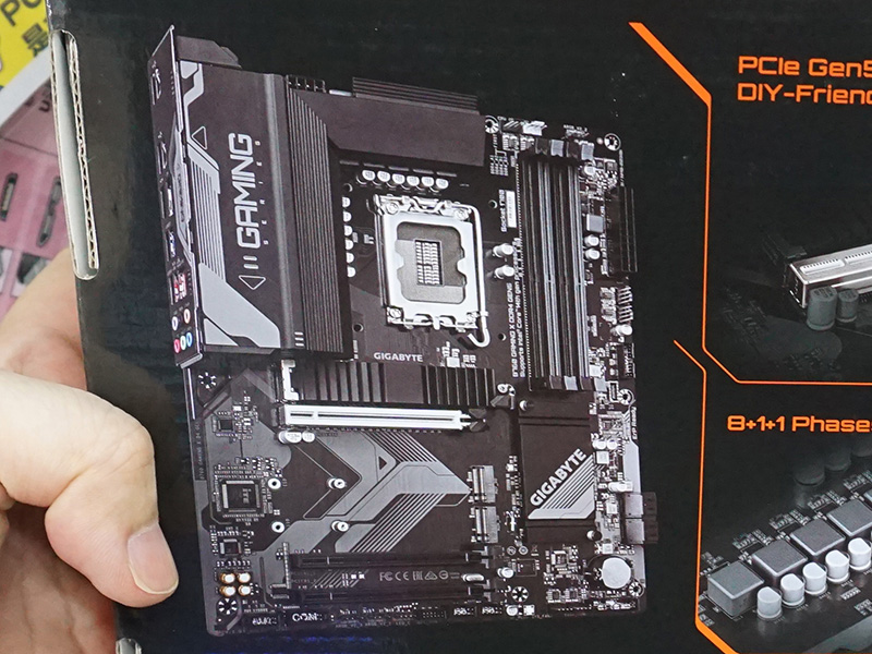 GIGABYTEのLGA1700マザー「B760 GAMING X DDR4 GEN5」 - AKIBA