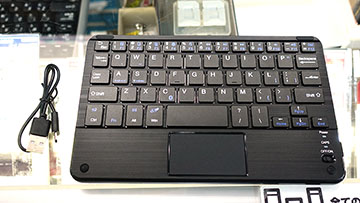 Bluetooth タッチパッド付きキーボード Amazon.co.jp: Bluetoothキーボード タッチパッド付 7色バック