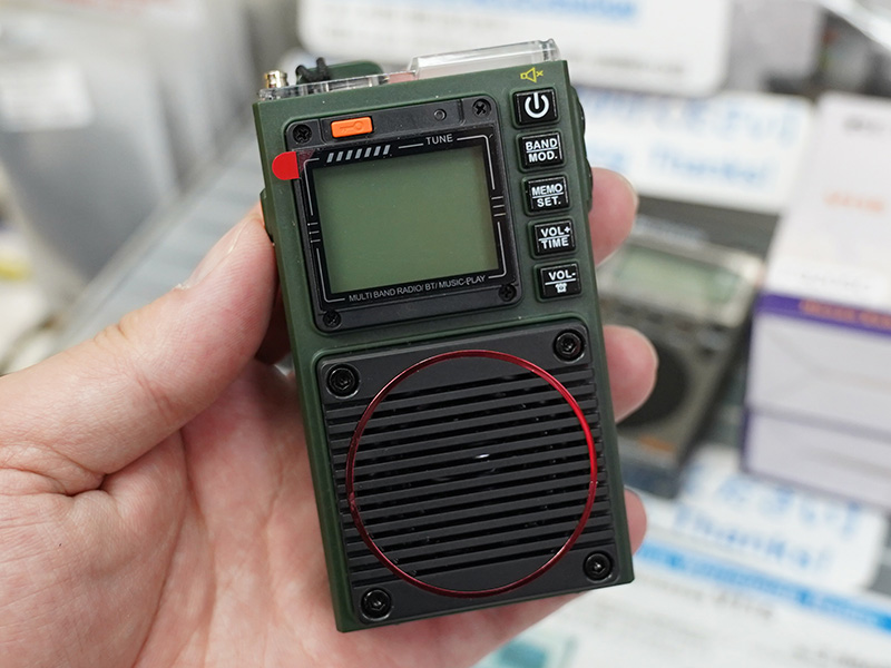 スマホで操作できるポータブルAM/FM/短波ラジオ「Retekess TR111