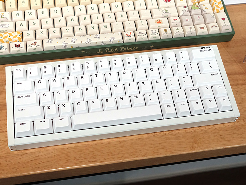 iqunix EZ63 ラピトリゲーミングキーボード IQUNIXのコンパクトなラピトリキーボード「EZ63 HE」に白色モデル