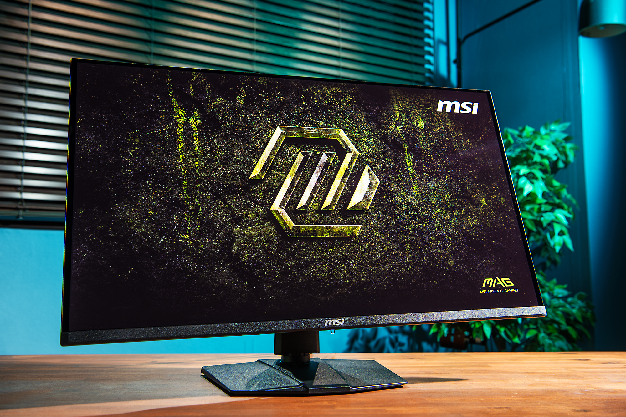 有機ELの良さをシンプルにまとめたゲーミングモニター「MSI MAG