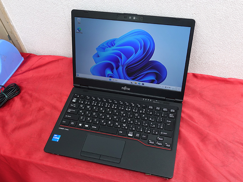 第11世代Core搭載の13.3インチノート「LIFEBOOK U7311/F」が