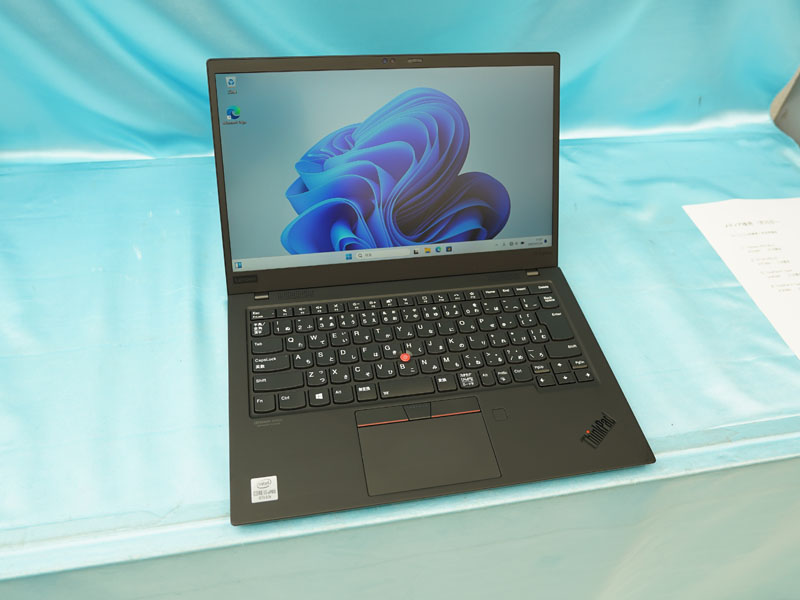 第10世代Core i5搭載の「ThinkPad X1 Carbon 8th Gen」が54,800