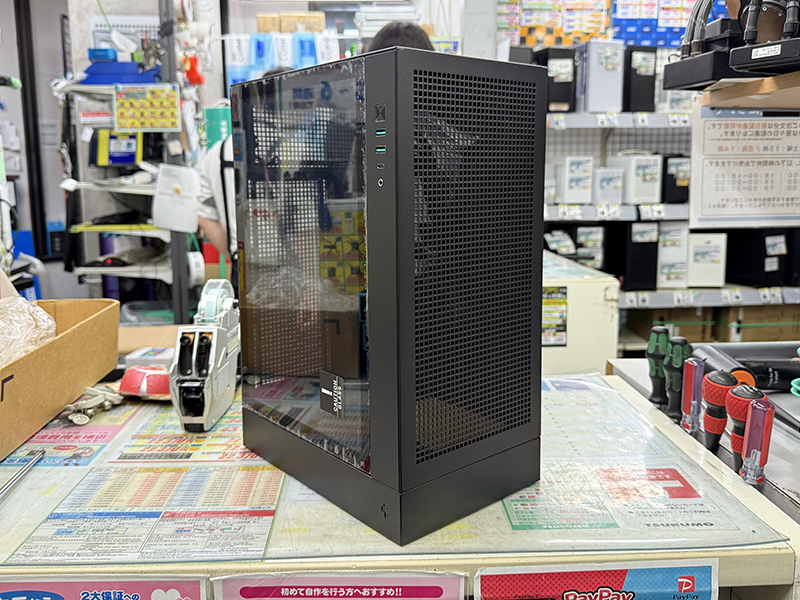 DeepCoolの縦型microATXケース「CH170 PLUS」、TSUKUMOで展示スタート