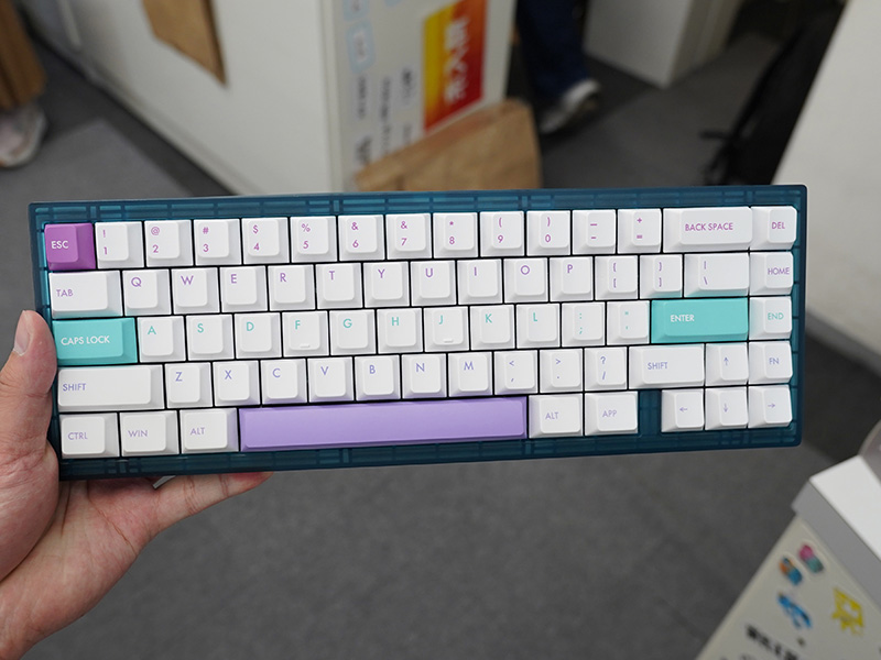 Bluetooth対応の65%キーボード自作キット「Photon」が入荷
