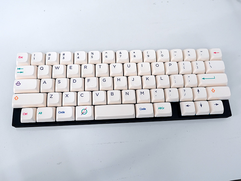 カーソルキー付き60%キーボード自作キット「CROSSARROW60」 - AKIBA PC