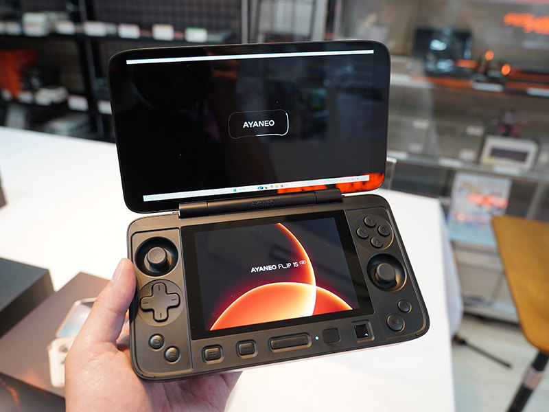 2画面Windowsゲーム機「AYANEO FLIP 1S DS」が11月下旬発売