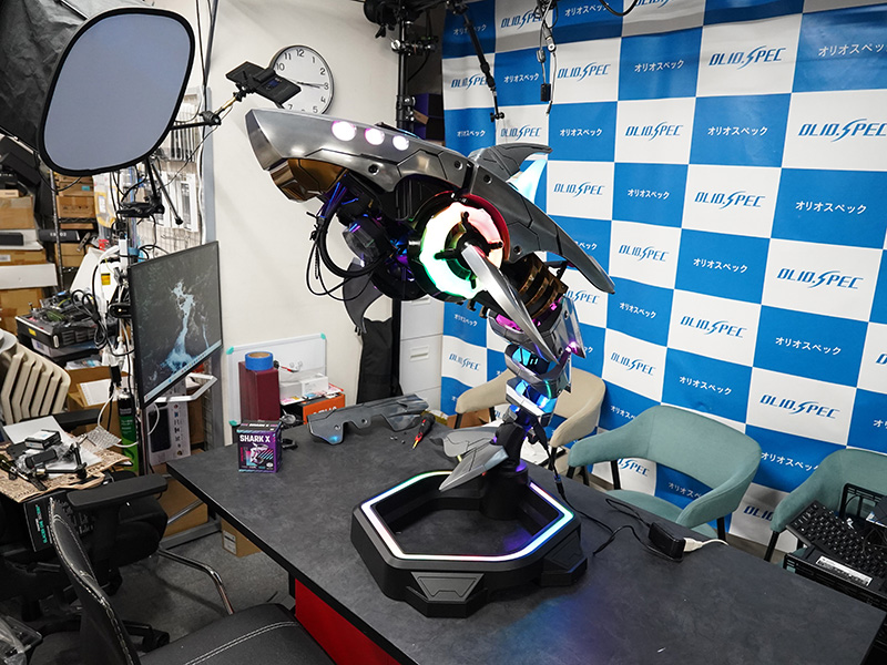 サメ型PCケース「Shark X」のメカ風塗装モデルが入荷、価格は約77万円