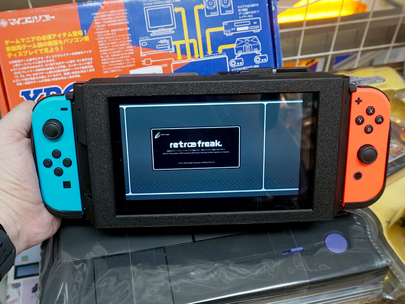 レトロフリークをポータブルゲーム機化するキット「RFPortable7」が