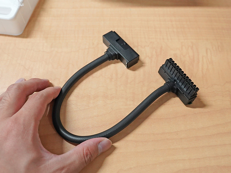 L字型コネクタ採用の柔らかい電源延長ケーブルや12VHPWR 16ピン