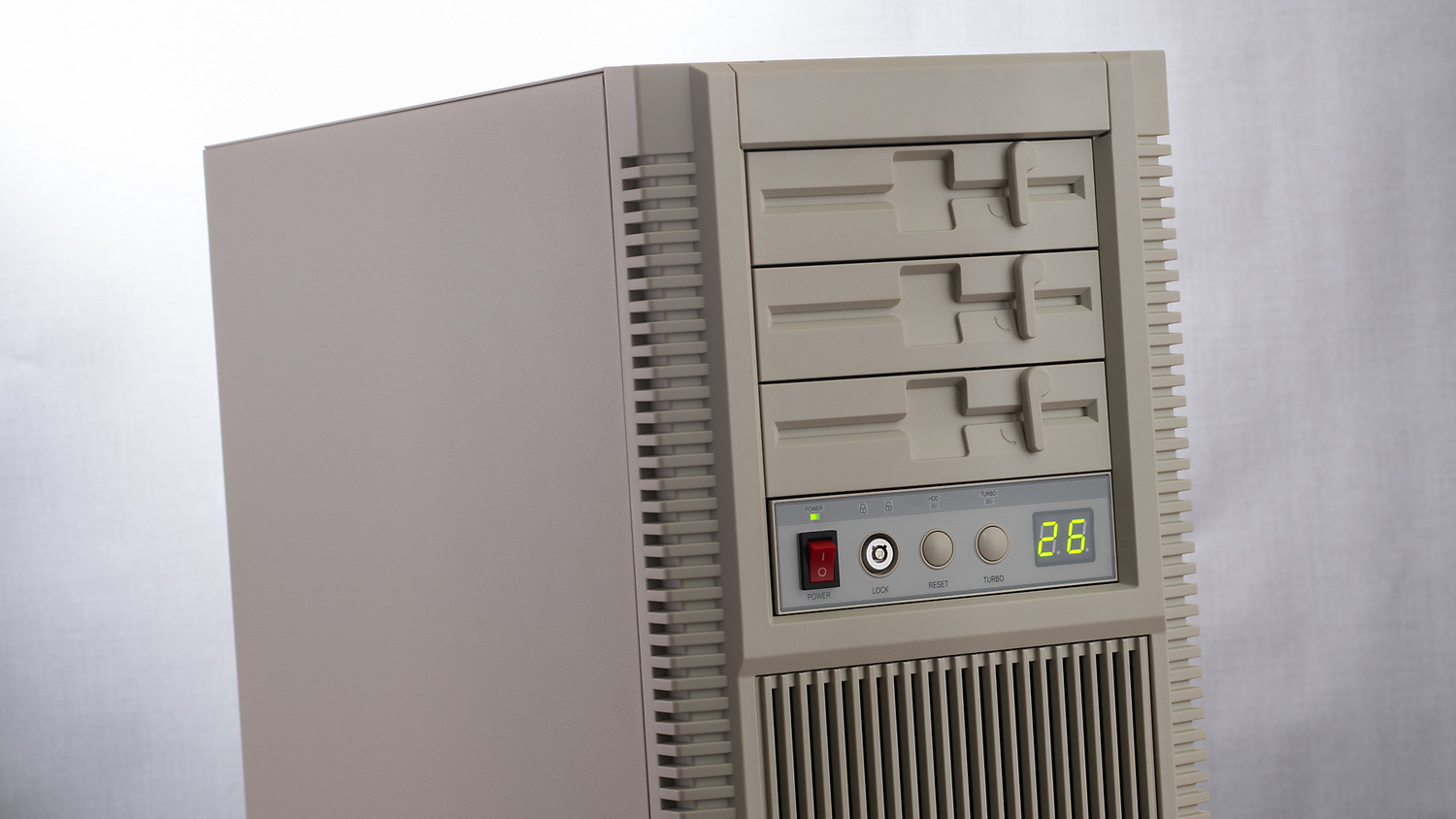 懐かしすぎるデザインと最新ギミックを両立!?SilverStoneのレトロ