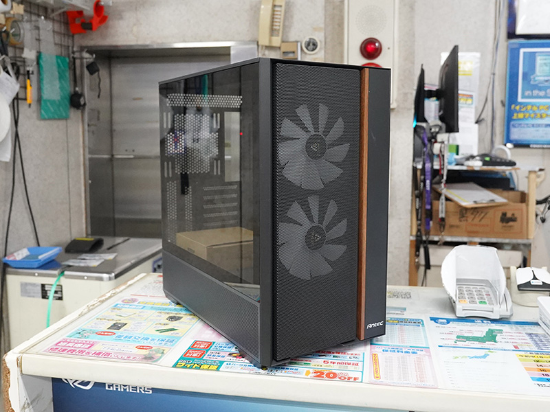 木材を使ったAntecのミドルタワーケース「FLUX REAR」が発売 - AKIBA