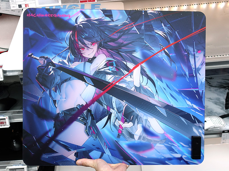 独自フロスト加工の強化ガラス製マウスパッド「Hachiware Gaming Zero