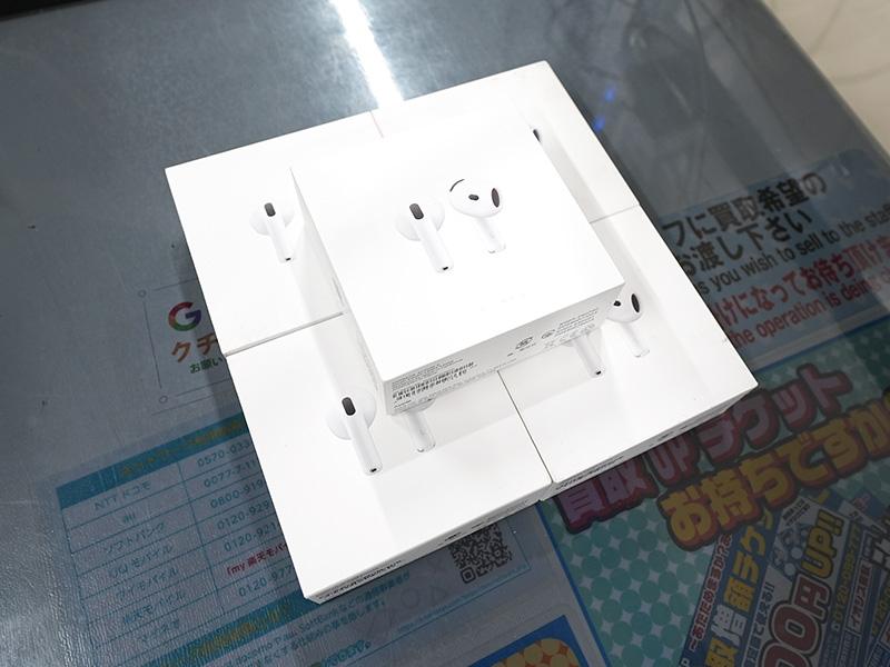 Appleの完全ワイヤレスイヤホン「AirPods 4」が16,800円！未使用品が