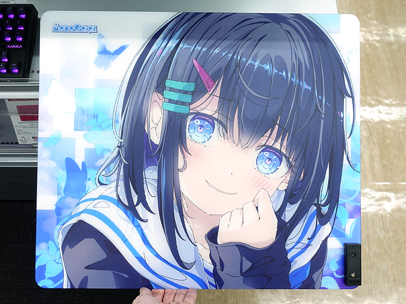 ノンコーティングのスピード系ガラスマウスパッド「MONOGATARI NANAKA