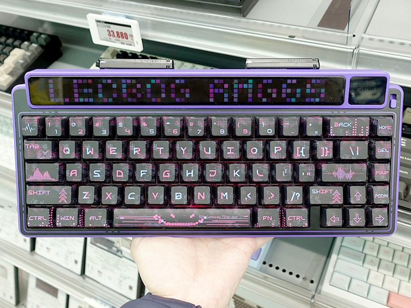 ドットマトリックスLED画面搭載のメカニカルキーボード「LEOBOG AMG65