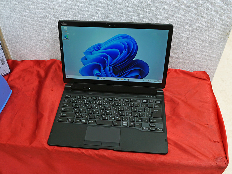 13.3インチWindowsタブレット「ARROWS Tab Q739/AE」が12,800円！Core