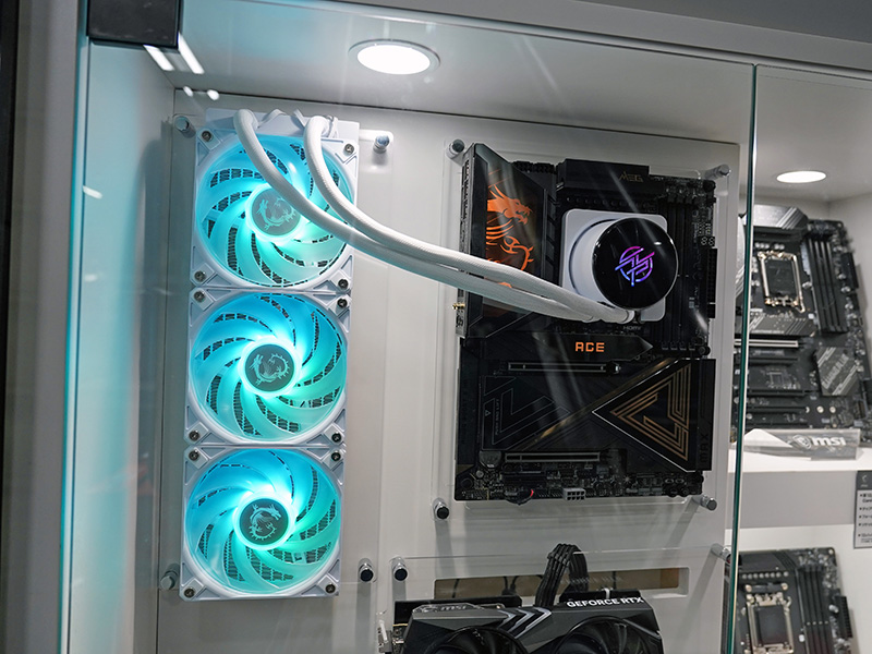 MSIの簡易水冷クーラー「MPG CORELIQUID P13 360 WHITE」がTSUKUMOで