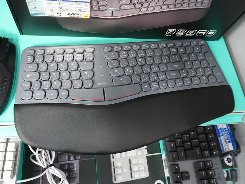 湾曲・奥傾斜で手首に優しいエルゴノミクスキーボード「K680ERG」が