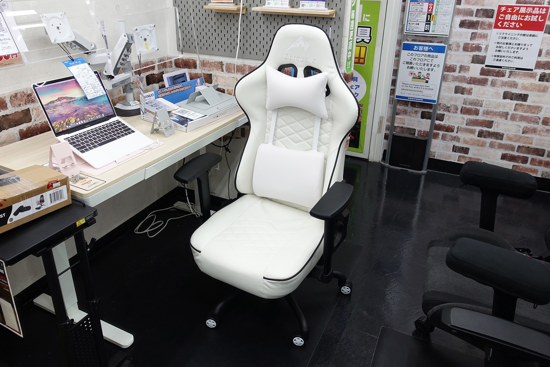 座面前傾チルト機能を備えたゲーミングチェア「Diablo EVO」がTSUKUMO