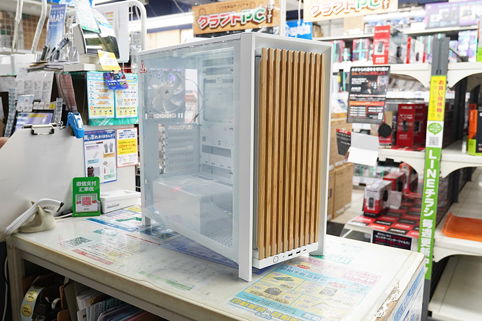 木製フロントパネル採用のPCケース「FRAME 4000D WOOD RS」がCORSAIR