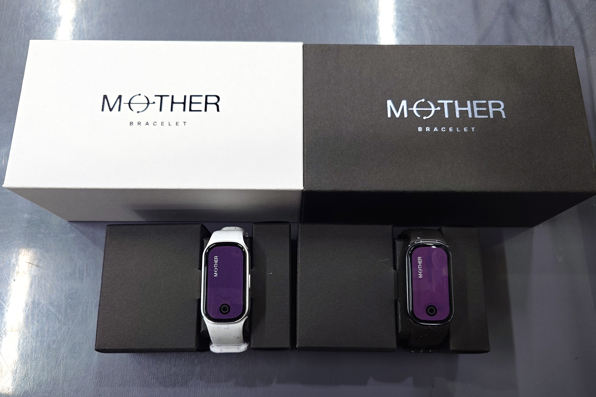 充電不要な活動量計「MOTHER Bracelet」が9,980円！未使用品が大量入荷
