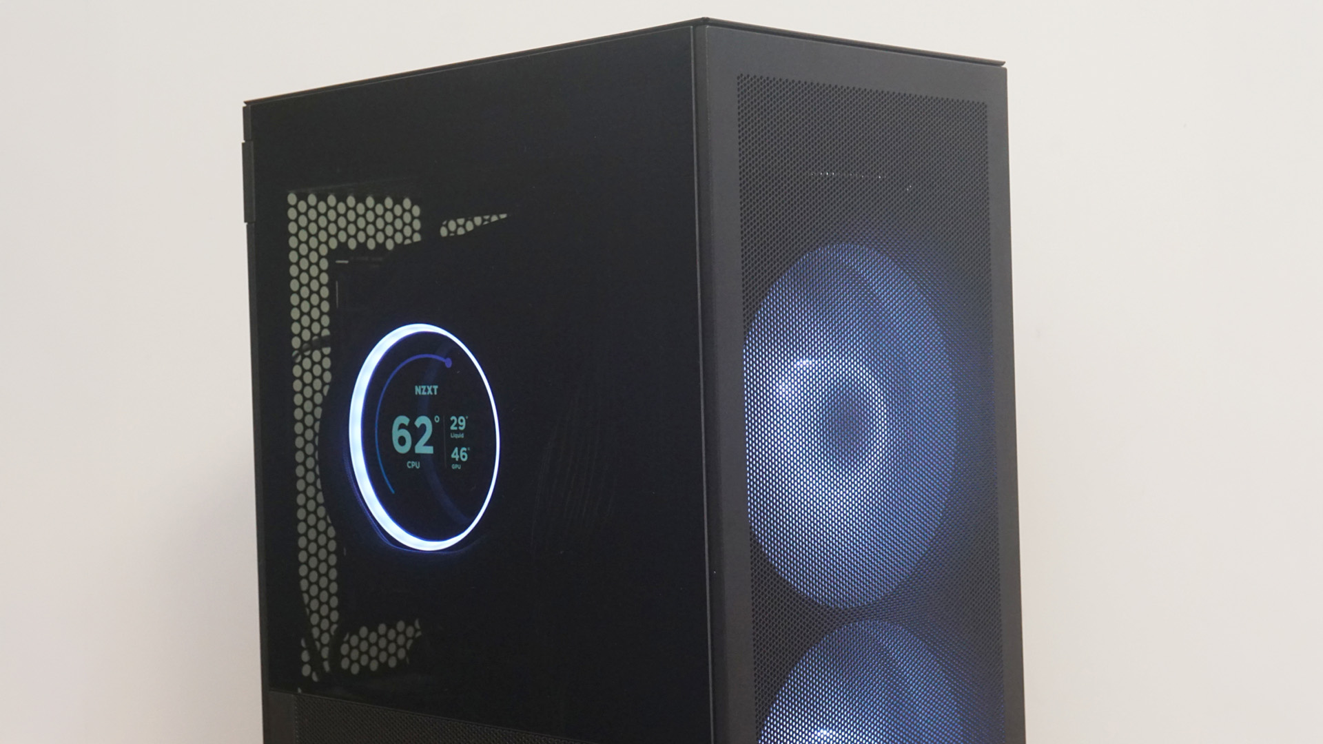 BLACKPLOJECT HYDRO FLOW X Mサイズ中古 スタイリッシュな小型ケースNZXT「H2 Flow」中心に作る“密度高めで高