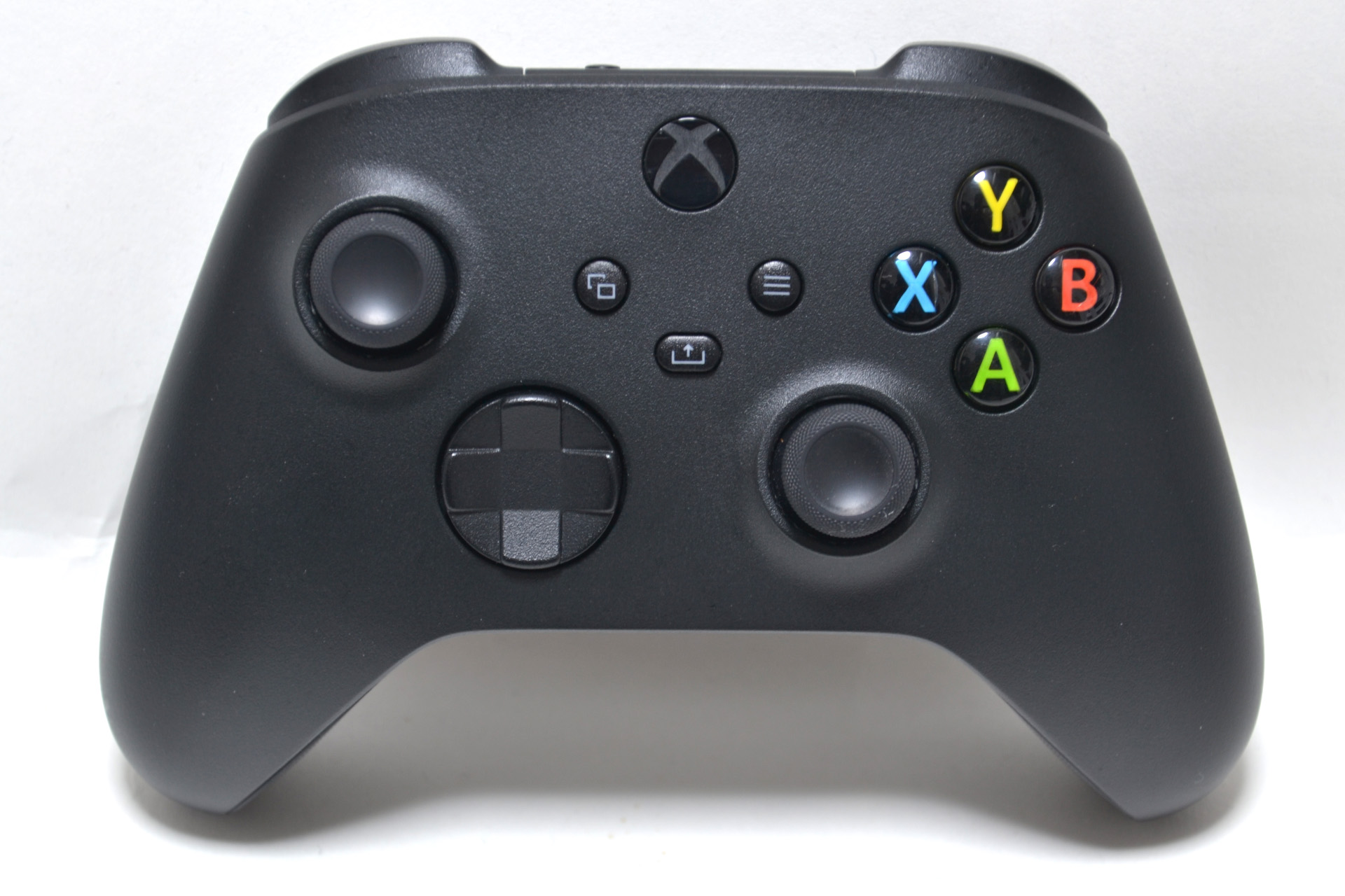Xbox純正ゲームパッドが7日までセール中！ PCで使用する際の長所・短所 