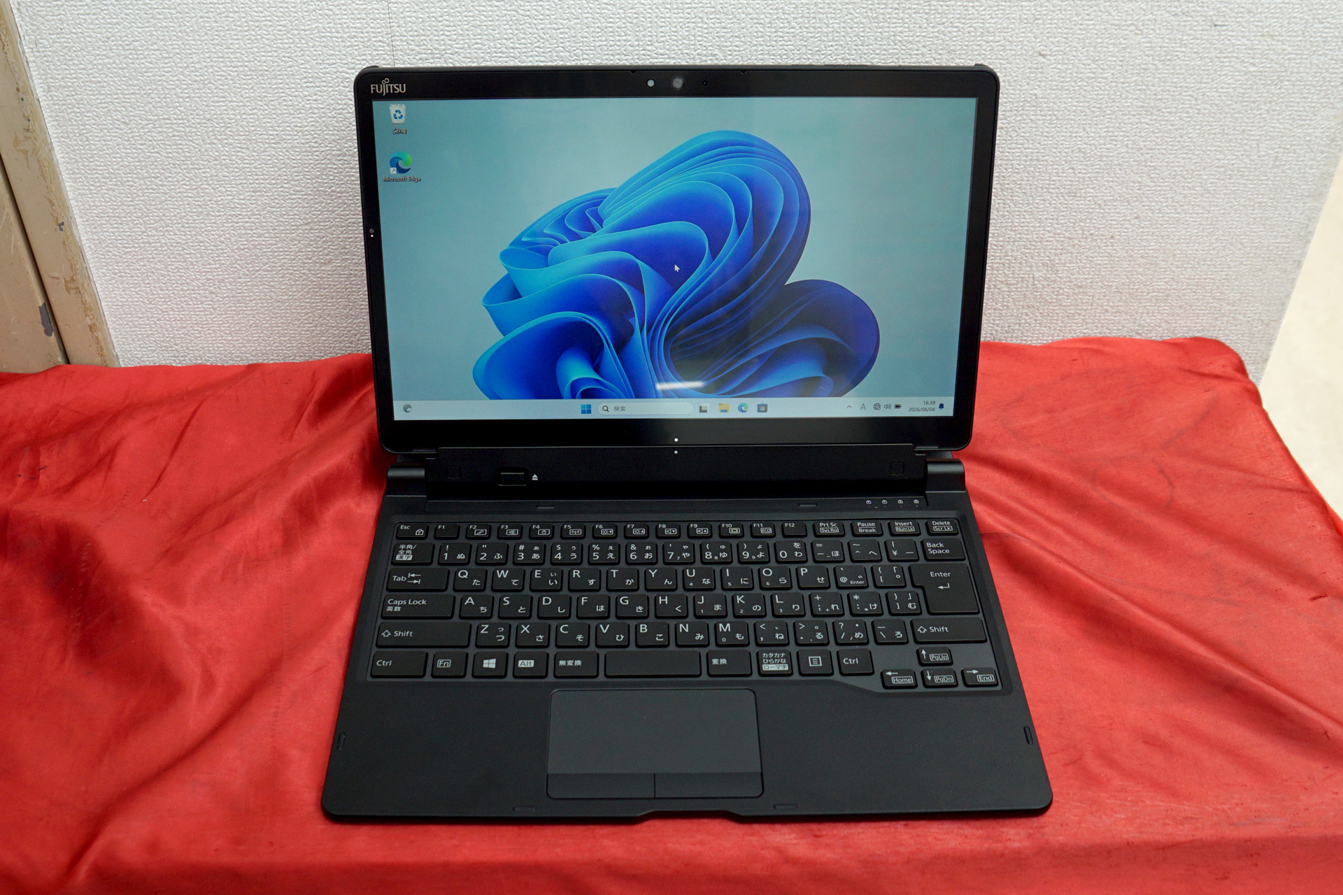 第8世代Core搭載の13.3インチWindowsタブレットが12,800円！中古PC