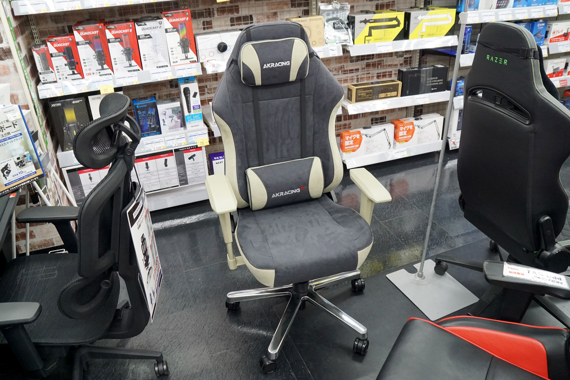 Wolf シリーズ AKRacing WOLF-WHITE ゲーミングチェア + Corsairチェア 