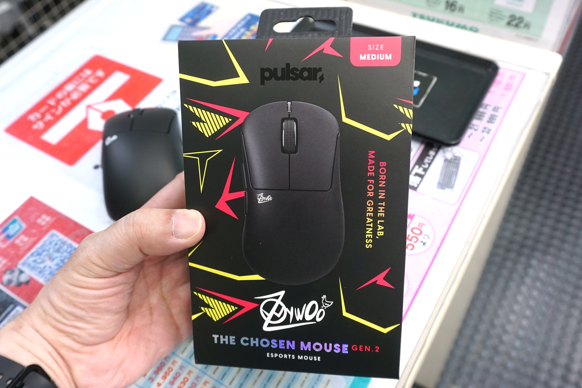 CSプロ監修のエルゴ形状マウス「ZywOo The Chosen Mouse Gen.2」に