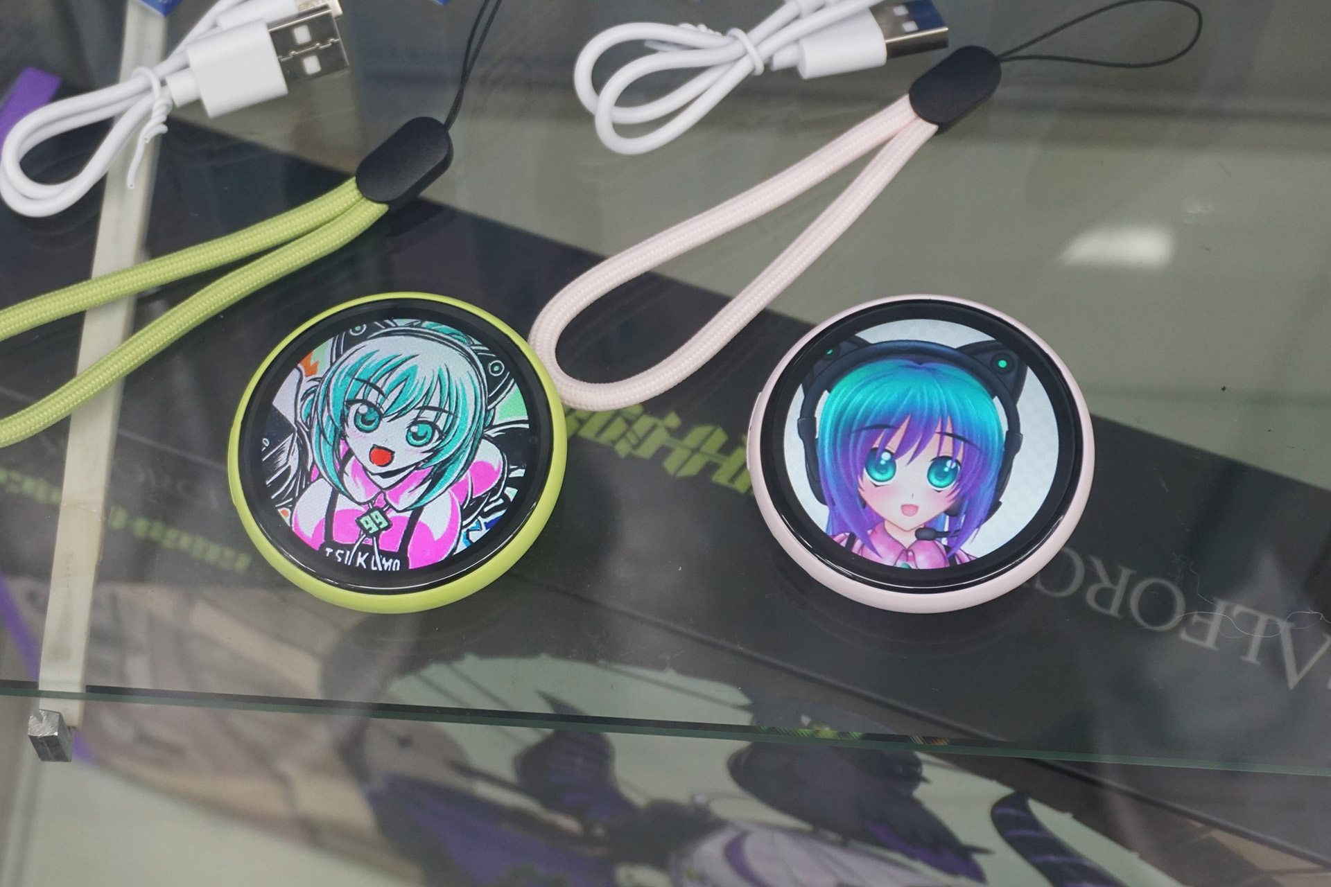 KEIYOデジタル缶バッジ」が店頭入荷、1.8型ディスプレイに推しや好みの