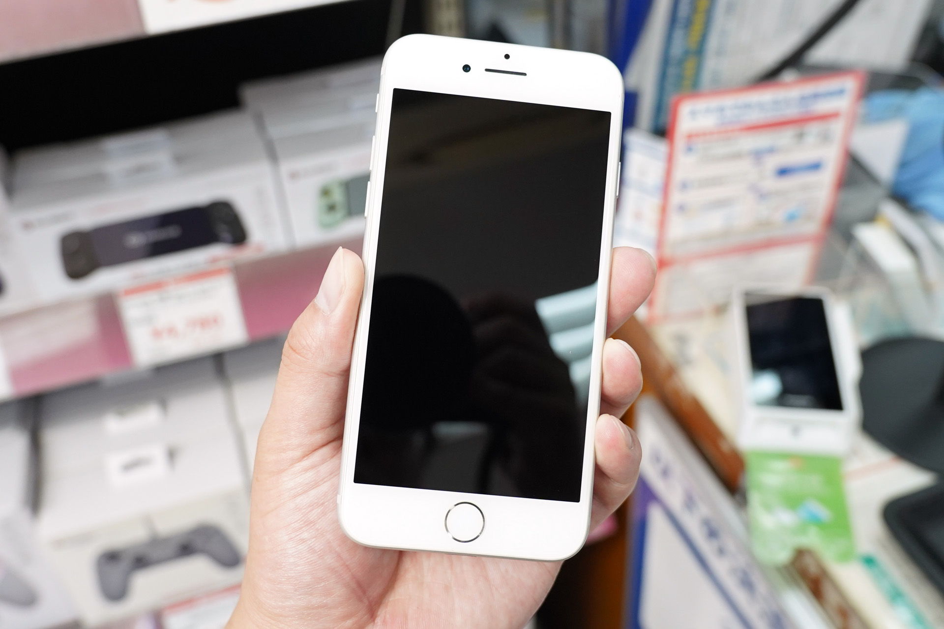 iPhone 7が4,980円！秋葉原で中古セール - AKIBA PC Hotline!