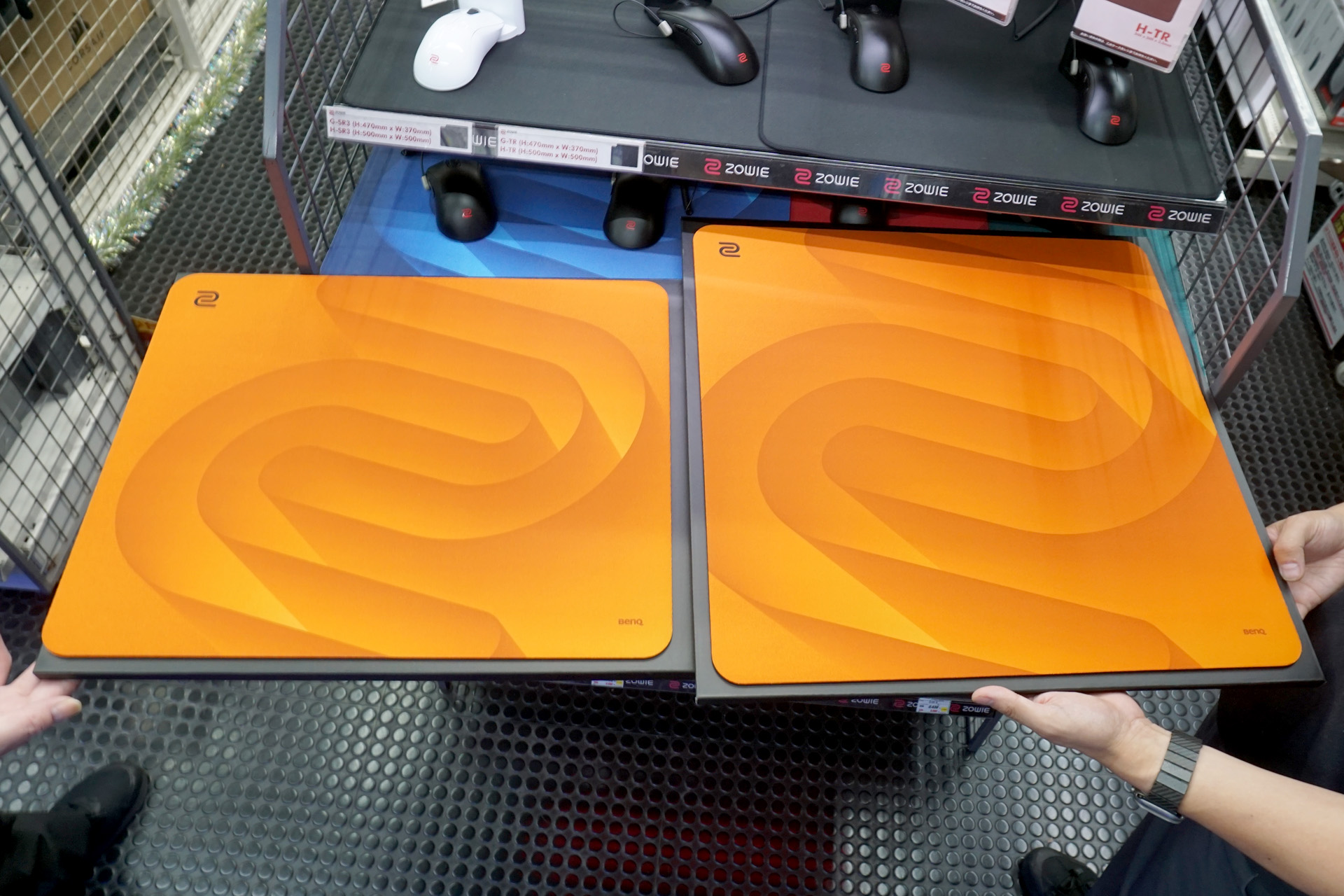 【世界100枚限定】ZOWIE G-SR 4Gamer Edition ZOWIEの布製ゲーミングマウスパッド「G-SR-SE」に新色オレンジ - AKIBA