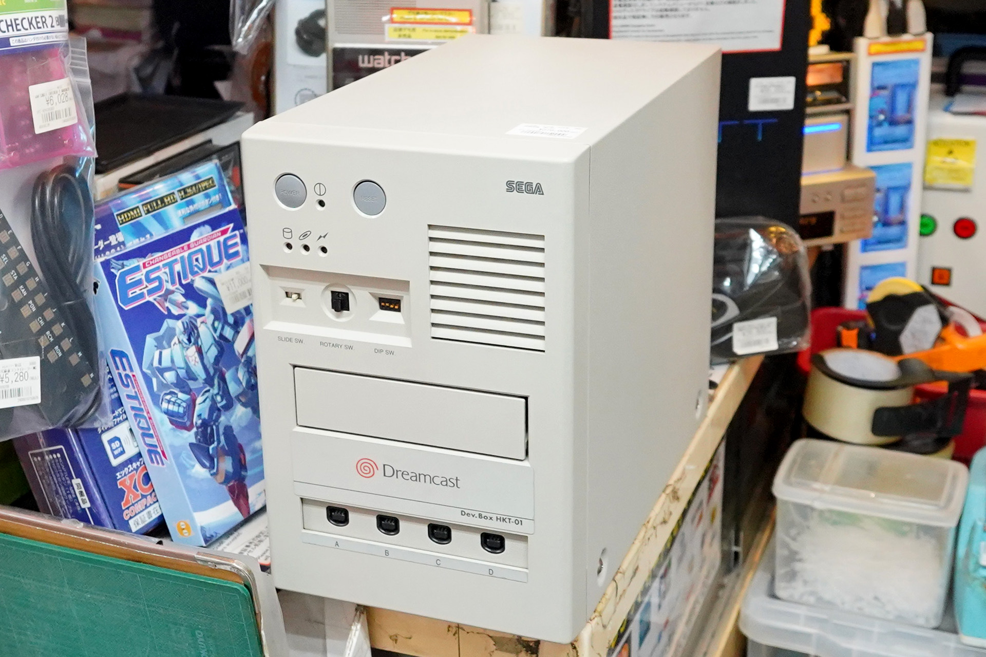 ドリームキャストの開発機「HKT-01」中古品が店頭入荷、価格は約38万円