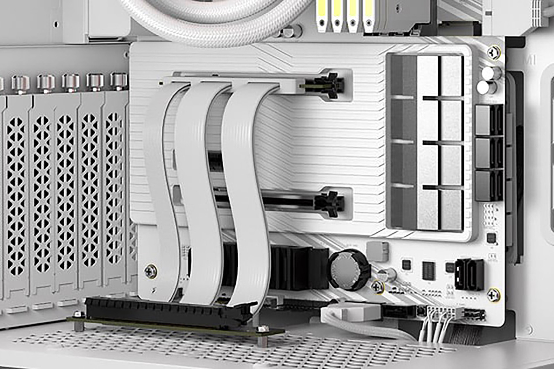 CORSAIRのPCIe 5.0対応ライザーケーブルが店頭入荷、ブラックと