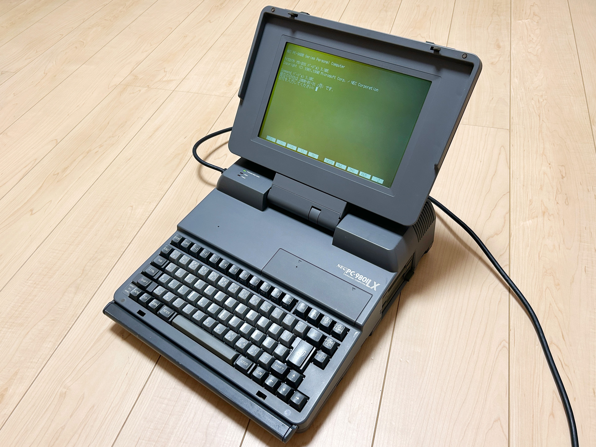 ラップトップの中堅クラスとして登場したNEC「PC-9801LX2」 - AKIBA PC