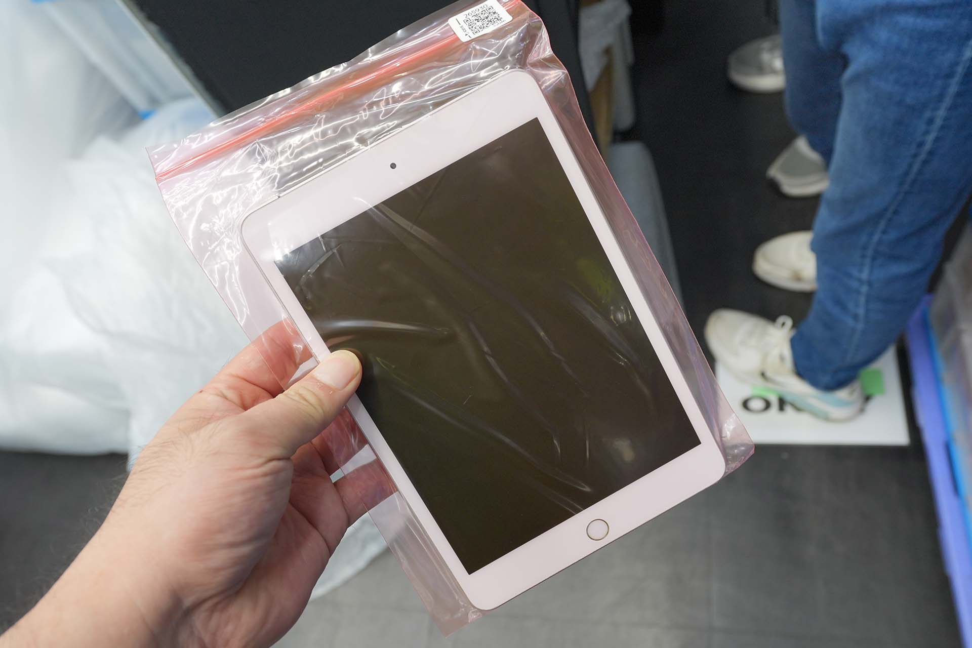 第5世代iPad mini セルラー版のジャンク品が11,000円で大量入荷した
