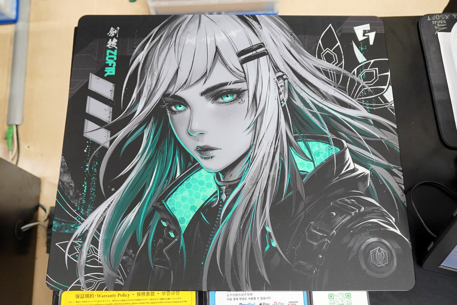 525×450mmサイズのバランス系ガラスマウスパッド「GLSSWRKS Zofia」 - AKIBA PC Hotline!