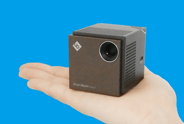 手の平サイズの小型プロジェクター「Smart Beam Laser」が店頭販売中