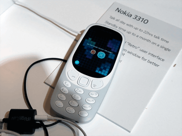 Nokia 3310 3台セット 充電器付き 蘇った名機｢Nokia 3310｣は実際何ができるの？ MWCの実機で簡易