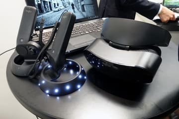 富士通からも「Windows MR」対応のヘッドセットが発売、価格は52,800円